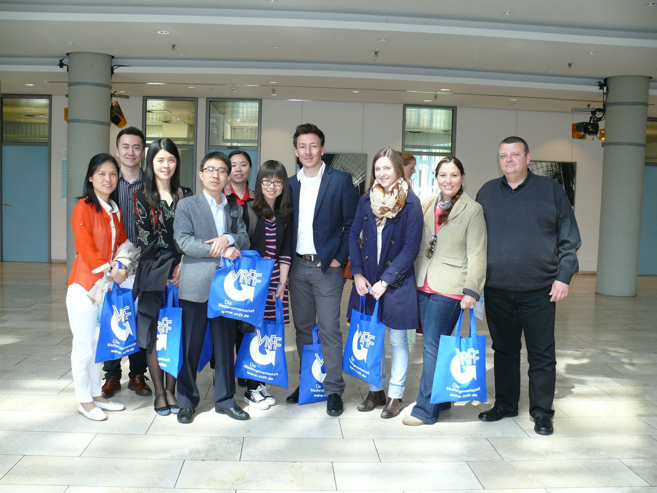 Erlebnisbericht des Besuchs der Bundesjugendbeauftragten beim WDR Düsseldorf mit Akteuren des dbbj-nrw und einer chinesischen Delegation aus Shanghai