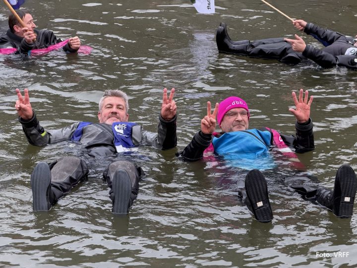 Protestaktion von VRFF im NDR und dbb beamtenbund