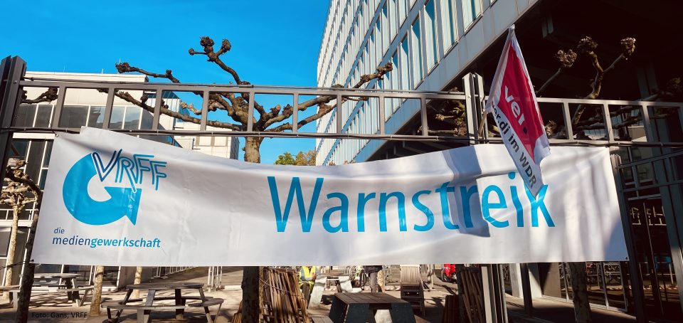 VRFF ruft zum Warnstreik auf: Stockende Tarifverhandlungen im WDR
